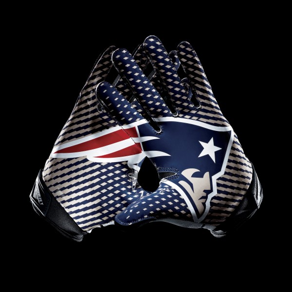C098 New England Patriots Gloves